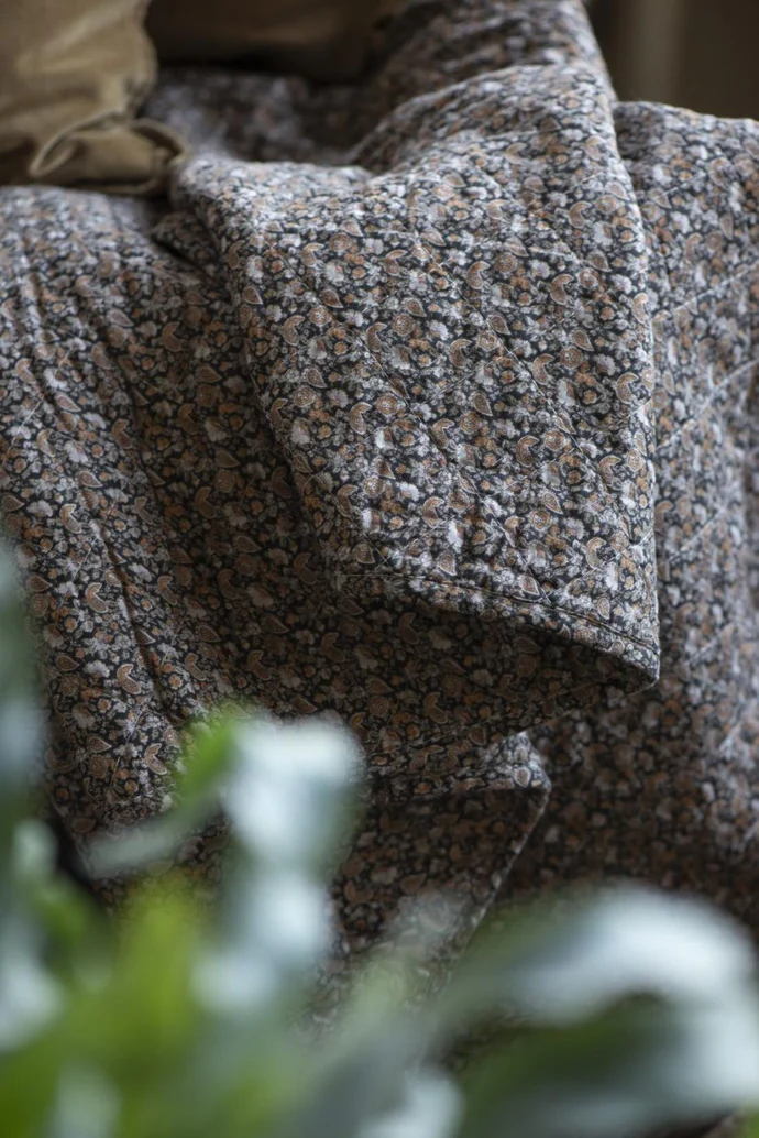 Ib Laursen - quilted tæppe - sort m. minimønster