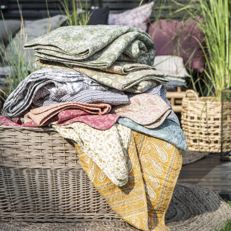 Ib Laursen - Quilt - Hvid med Sort Paisley