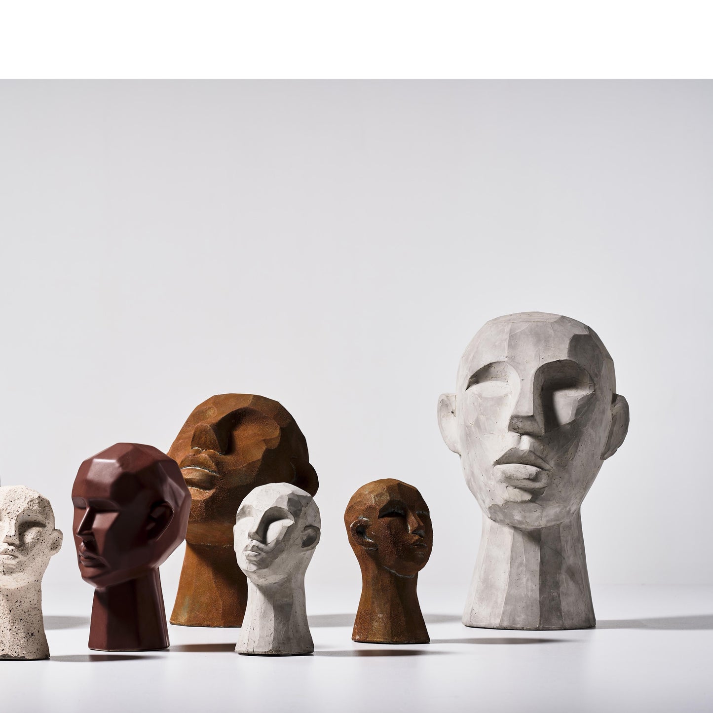 Villa Collection-skulptur af ansigt-grå-H: 23 cm