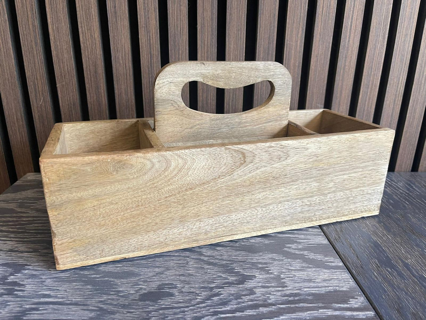 Træbakke med håndtag