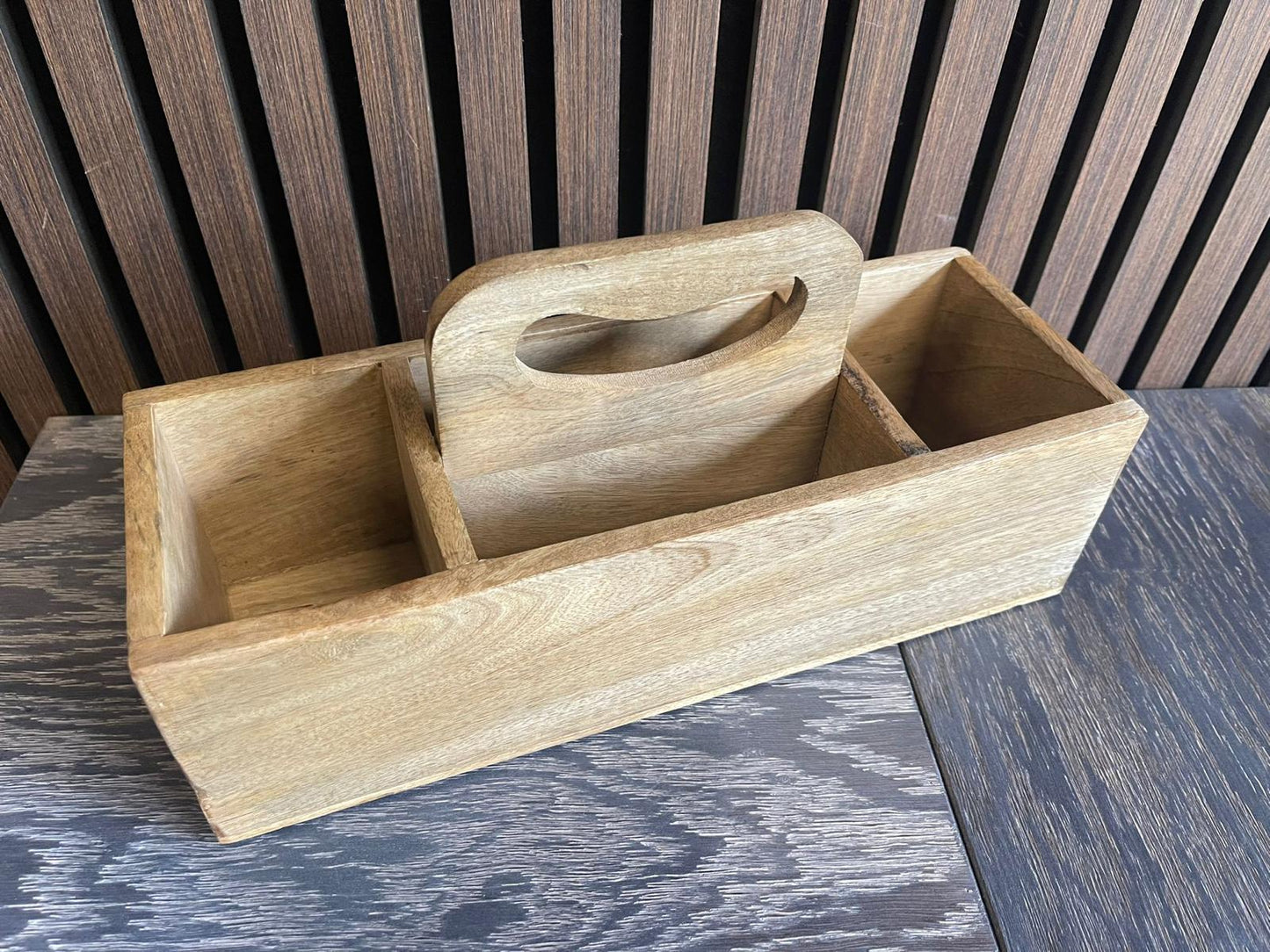 Træbakke med håndtag