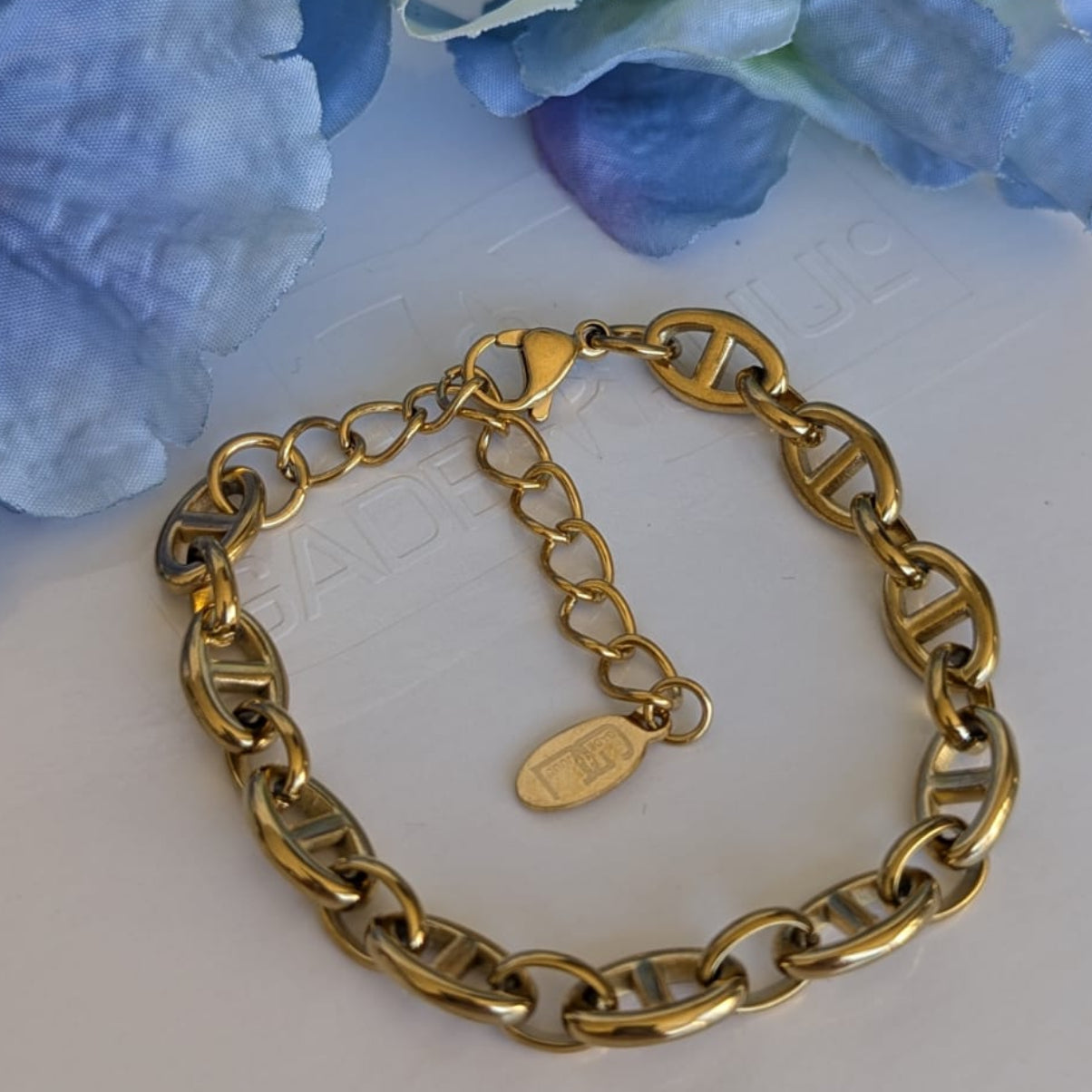 Gade & Juul - Armbånd - 22 cm - Kirurgisk Stål - Guld Look - Different