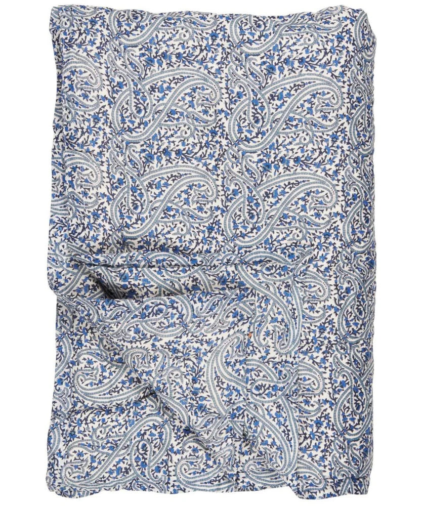 Ib Laursen - "Abby" Quilt/Vattæppe - Blågråt/Blåt - Paisleymønster