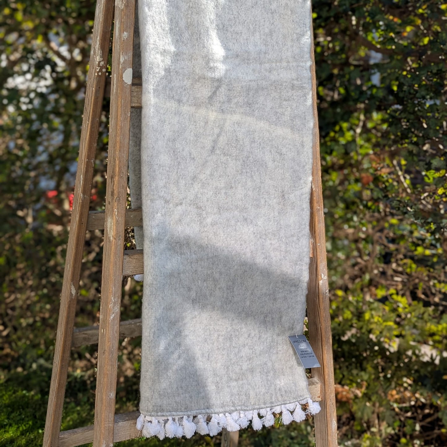 Hygsom - plaid - uld mix - grå m. hvide frynser