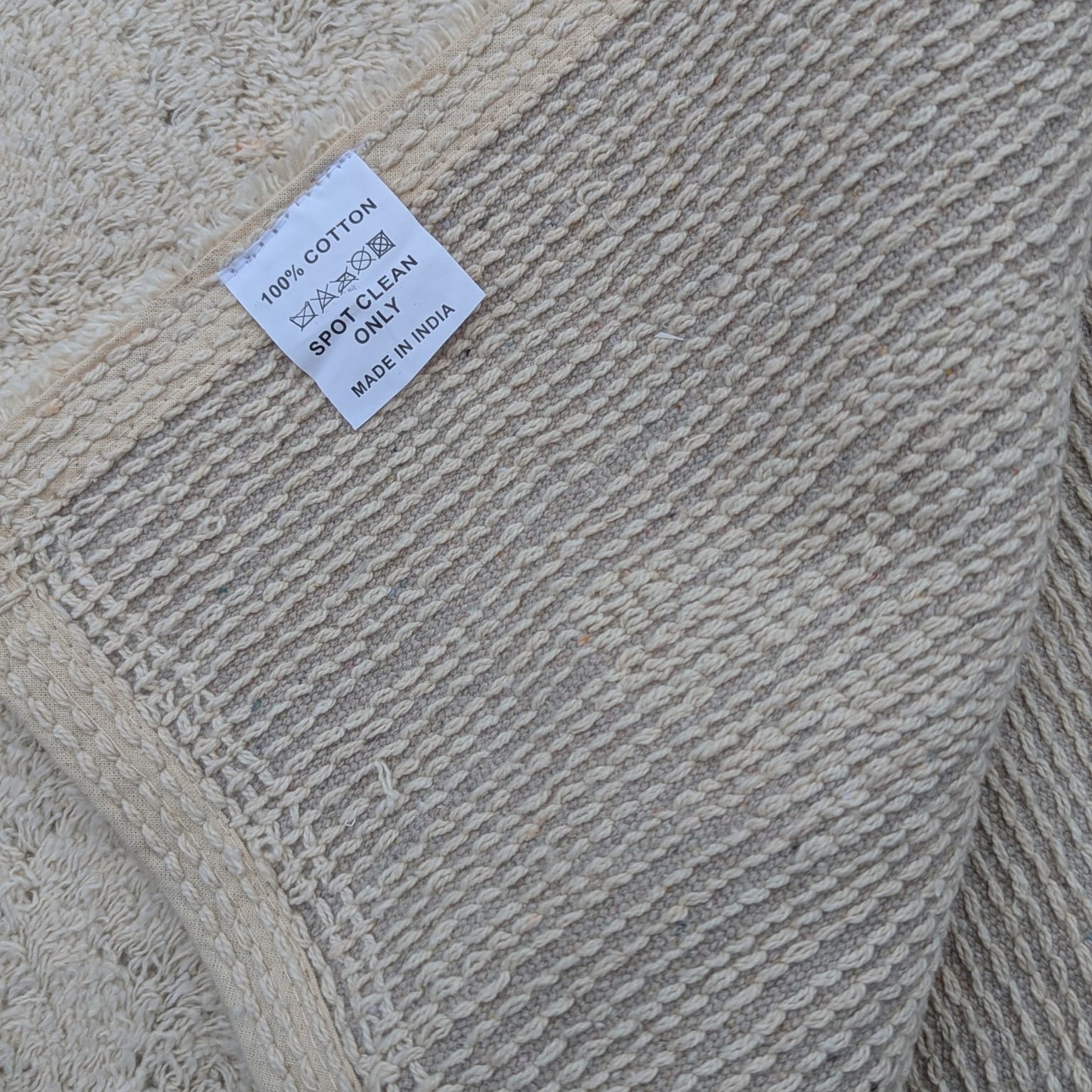 HÅNDLAVET VAMSET GULVTÆPPE HVID. REN BOMULD - 120 X 180 CM