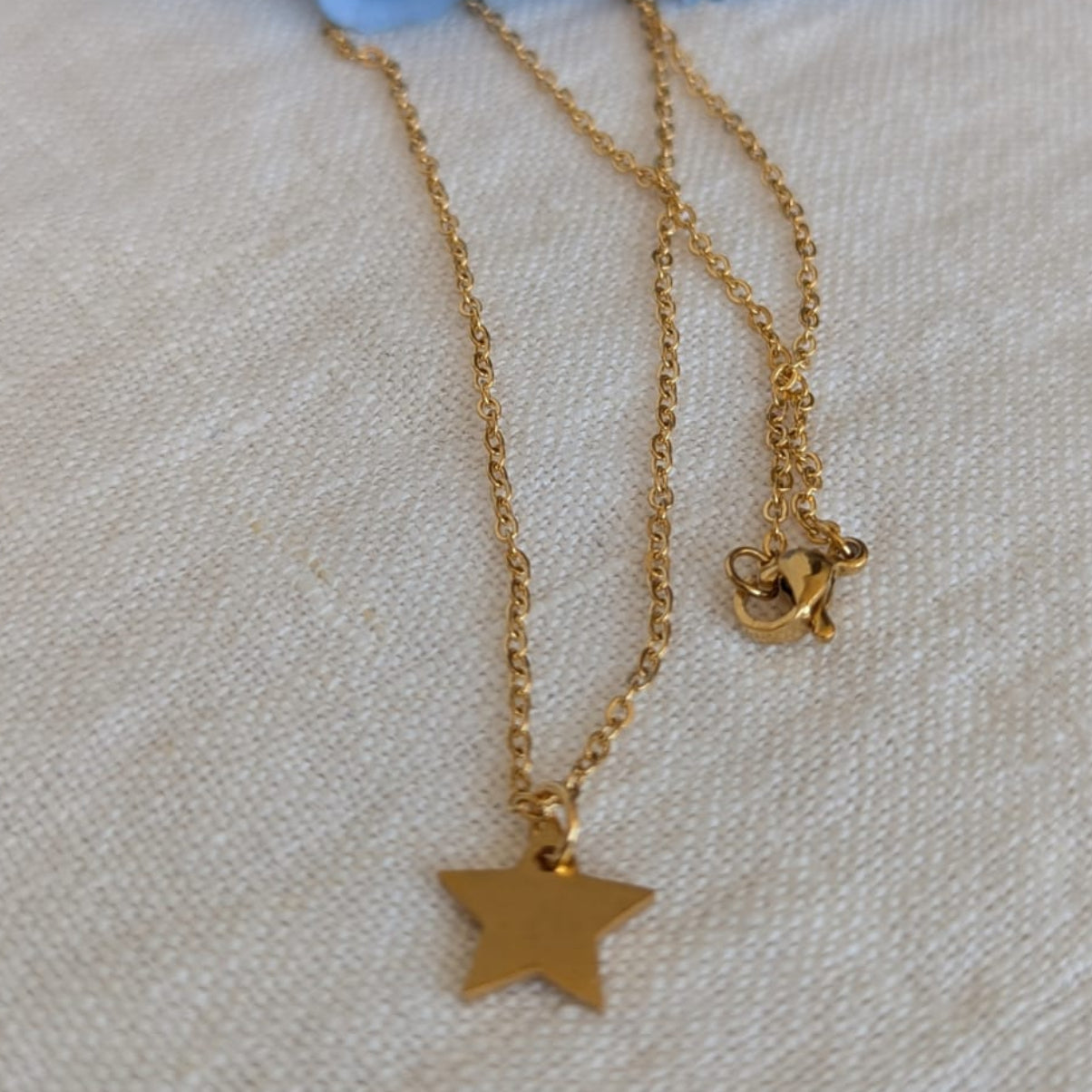 Gade & Juul - Halskæde inklusiv vedhæng - 40 cm - Kirurgisk Stål - Guld look - Star