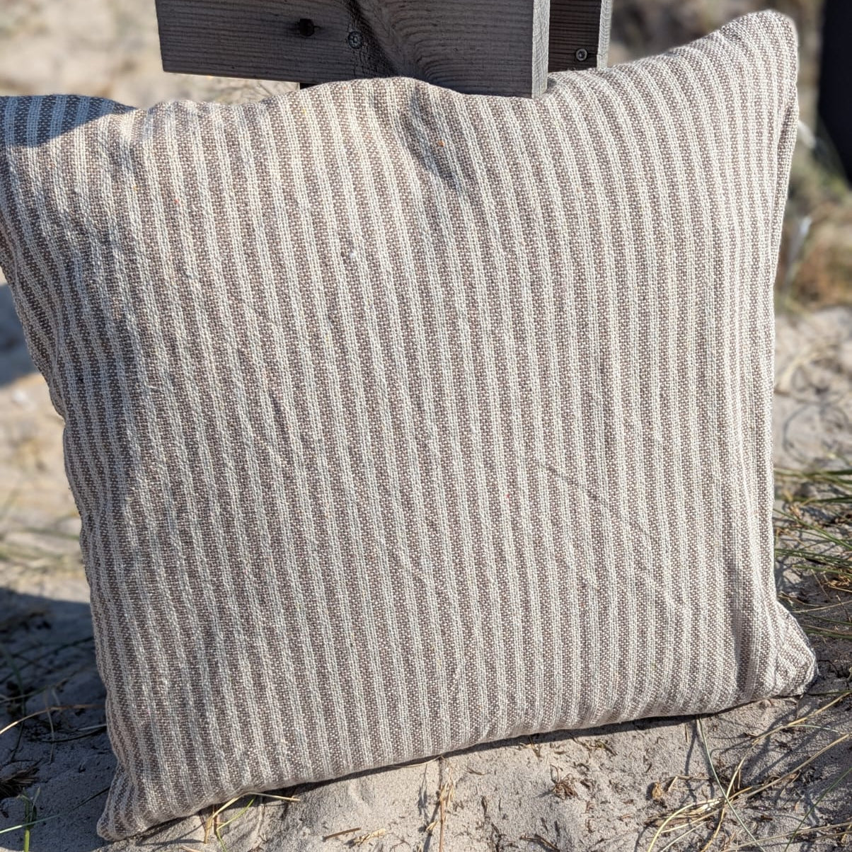 Pude - 50 x 50 cm - Beige Striber - Bomuld