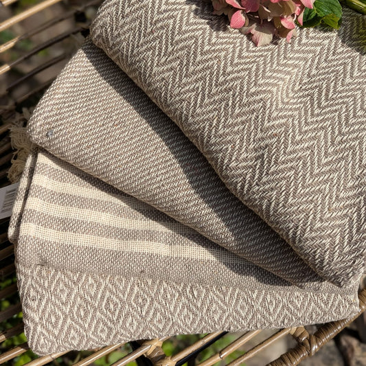 Plaid - Beige m. Mønster - 170 x 130 cm
