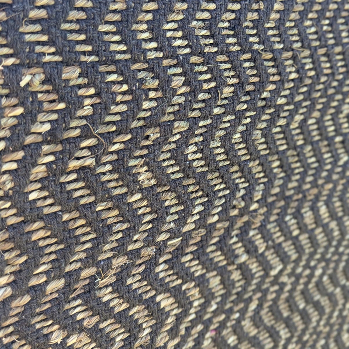 Gulvtæppe i jute m. sildebensmønster - 60 x 90 cm