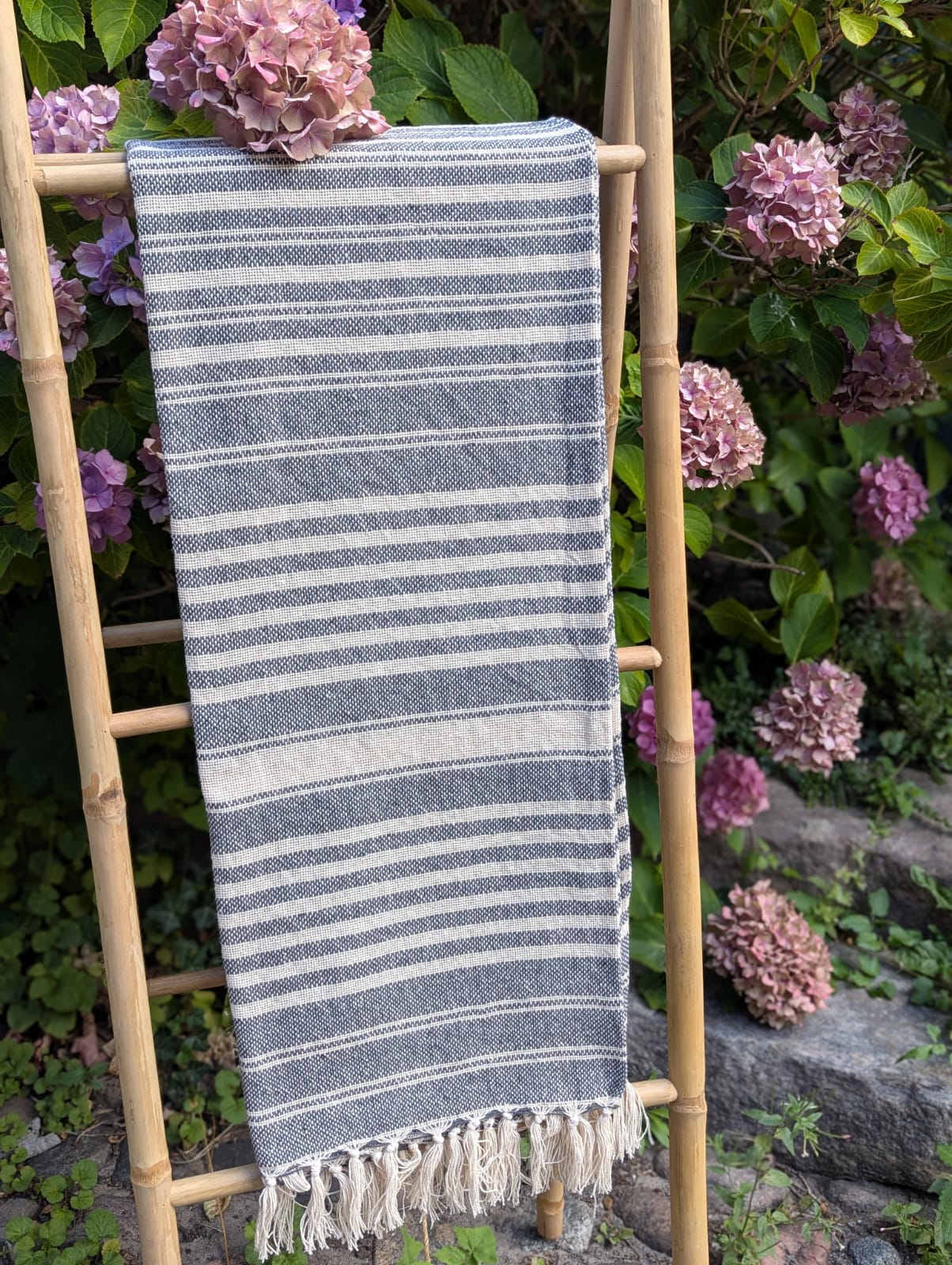 Plaid - Mørk Blå m. Mønster -  130 x 170 cm