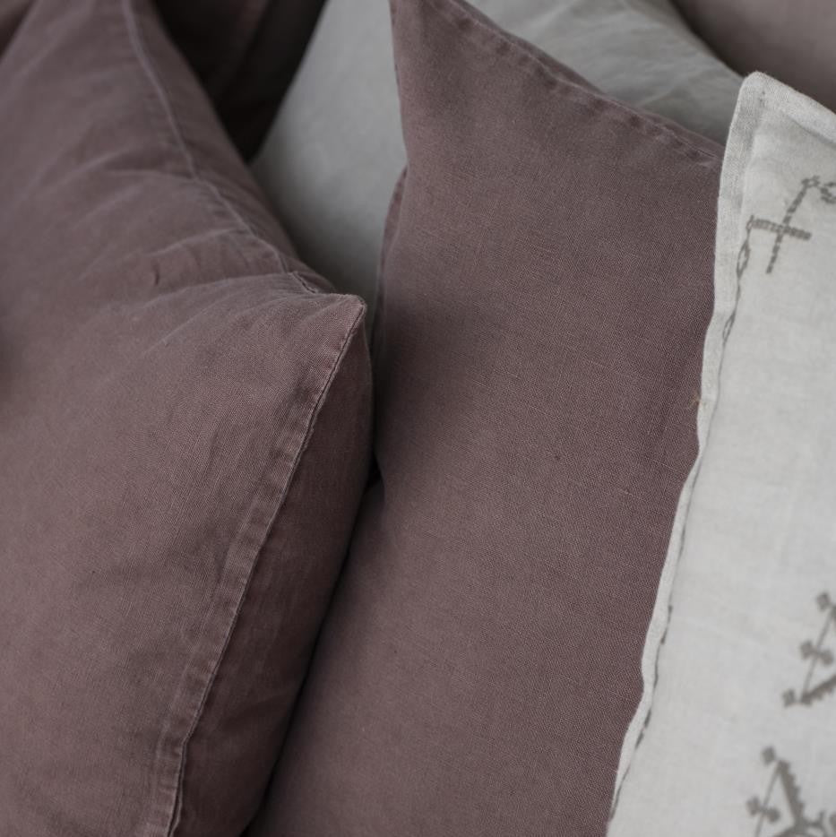 Ib Laursen - pudebetræk af hør - rødbrun - 50 X 70 cm